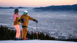 ještěd Lyžaři na svahu Nové Skalky 2